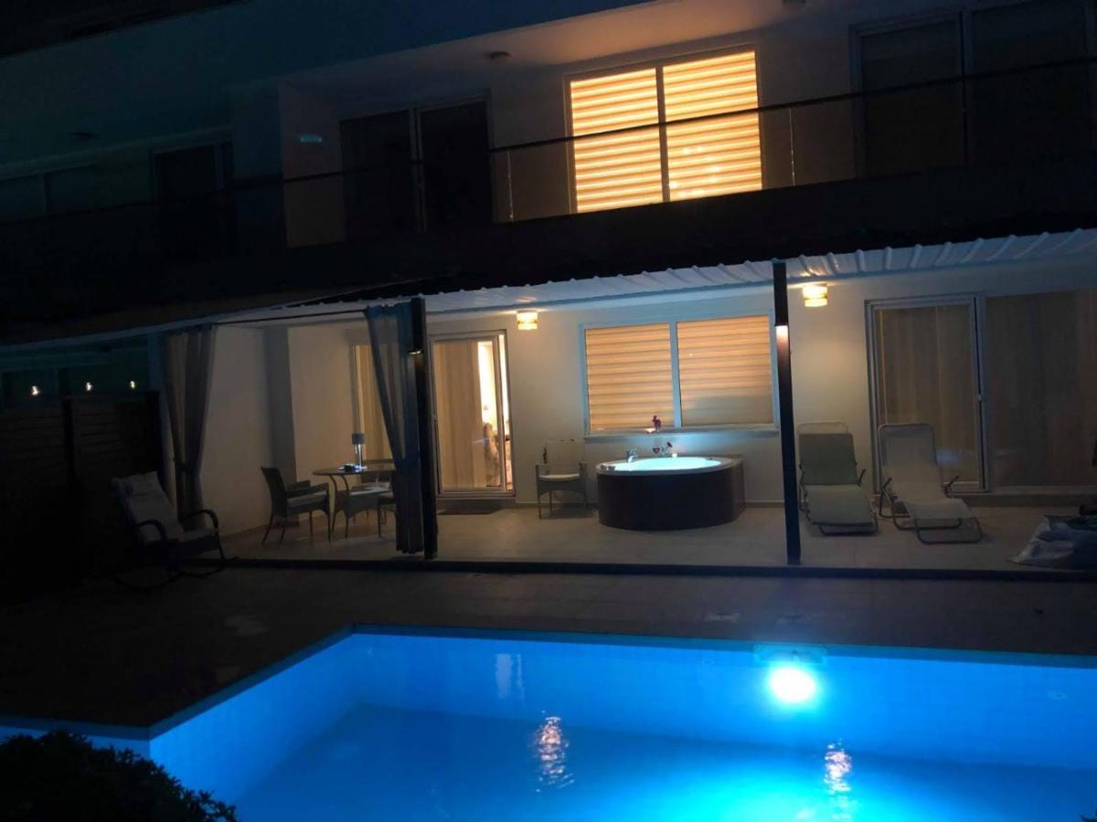 Babylon Luxury Villa With Private Pool And Indoor Heated Pool Side Exteriér fotografie