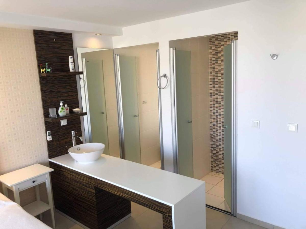 Babylon Luxury Villa With Private Pool And Indoor Heated Pool Side Exteriér fotografie